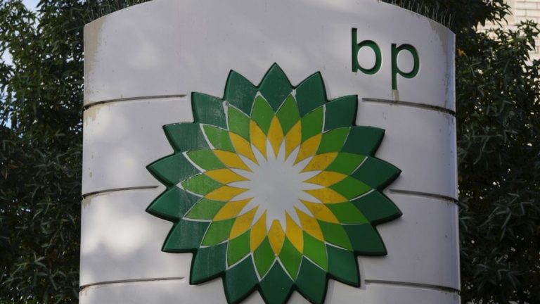BP yenilenebilir enerjiye yatırım planlarını askıya aldı