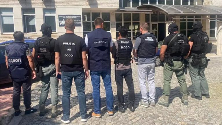 Bulgaristan’da göçmen taciri çetesine baskın düzenlendi: 8 kişi tutuklandı