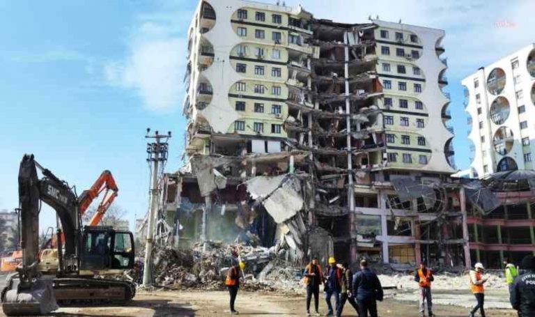 Diyarbakır depreminde 89 kişinin hayatını kaybettiği Galeria şantiyesinin müteahhidi hayatını kaybetti – Son Dakika Türkiye Haberleri